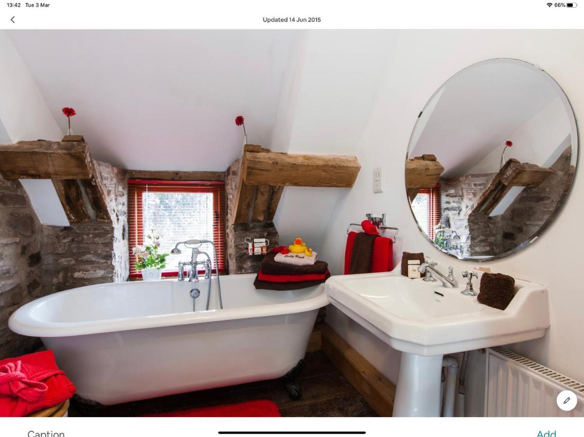Ty Fferm Hen, Ancient Farmhouse, Coity Bach Talybont-on-Usk エクステリア 写真