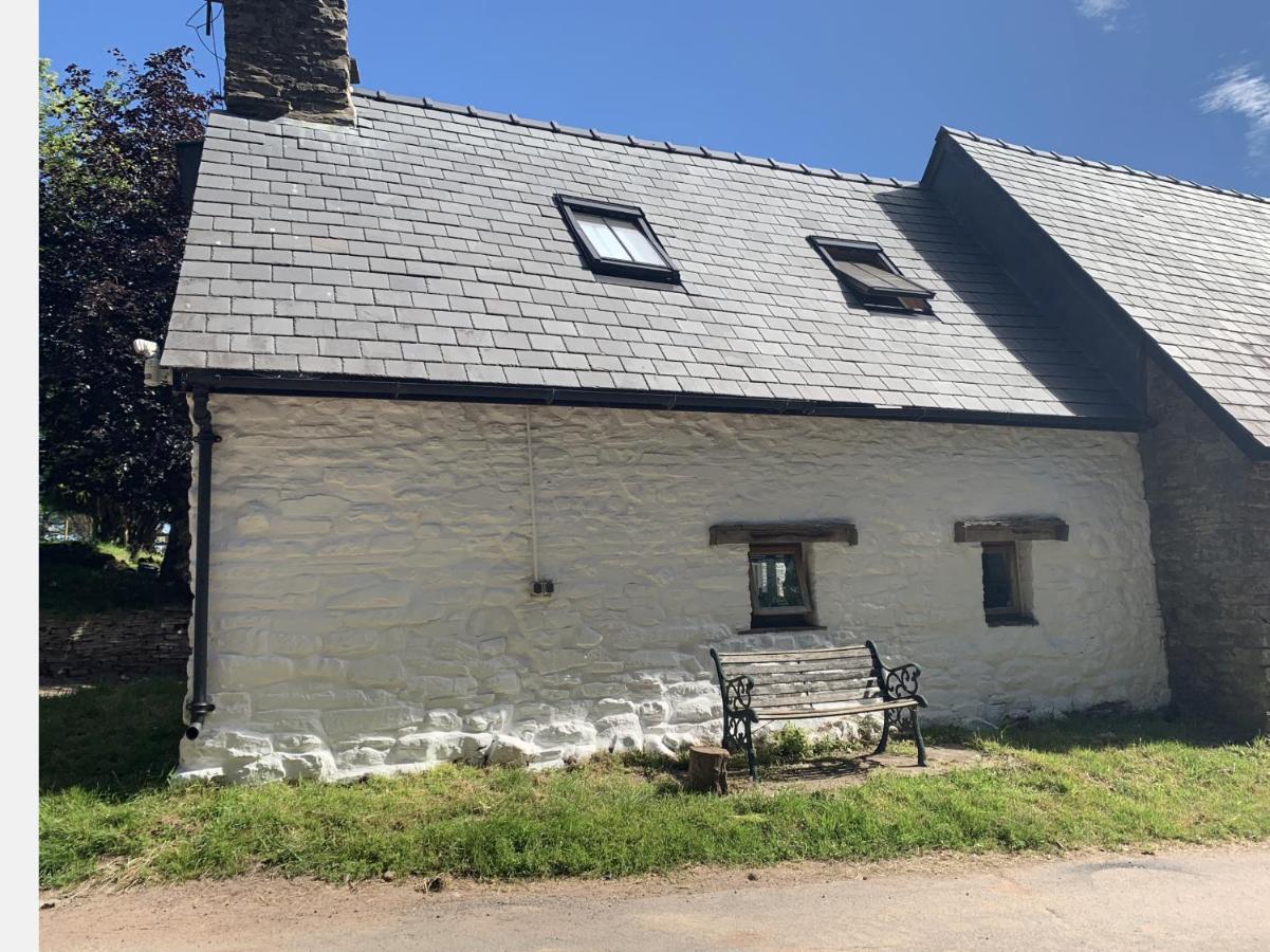 Ty Fferm Hen, Ancient Farmhouse, Coity Bach Talybont-on-Usk エクステリア 写真