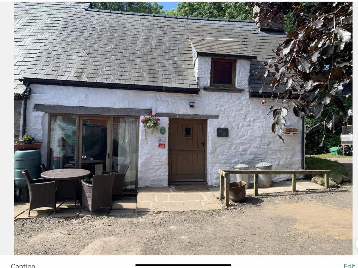 Ty Fferm Hen, Ancient Farmhouse, Coity Bach Talybont-on-Usk エクステリア 写真