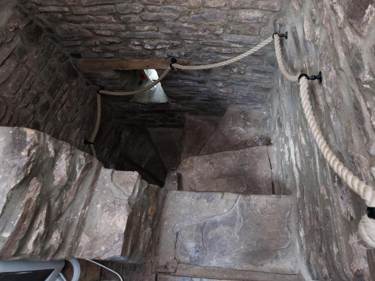 Ty Fferm Hen, Ancient Farmhouse, Coity Bach Talybont-on-Usk エクステリア 写真