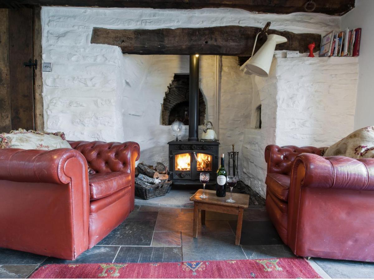 Ty Fferm Hen, Ancient Farmhouse, Coity Bach Talybont-on-Usk エクステリア 写真